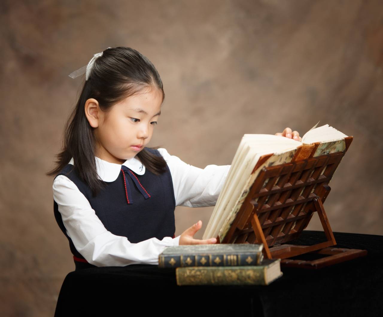 株式会社　岡本スタジオ