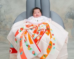 首も据わっていないのに笑顔で写真を残すことが出来ました