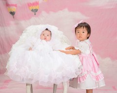 一緒にあやしてくれるスタッフの皆さん、  カメラマンさんにも.感謝です