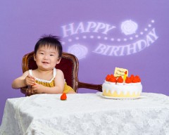 お宮参り，クリスマス、初節句、初誕生全部額に入れて飾ってあります