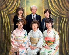 次なる望みは娘と姪がママになり、  その娘たちとおばあちゃんになった私たちで撮っていただくことです